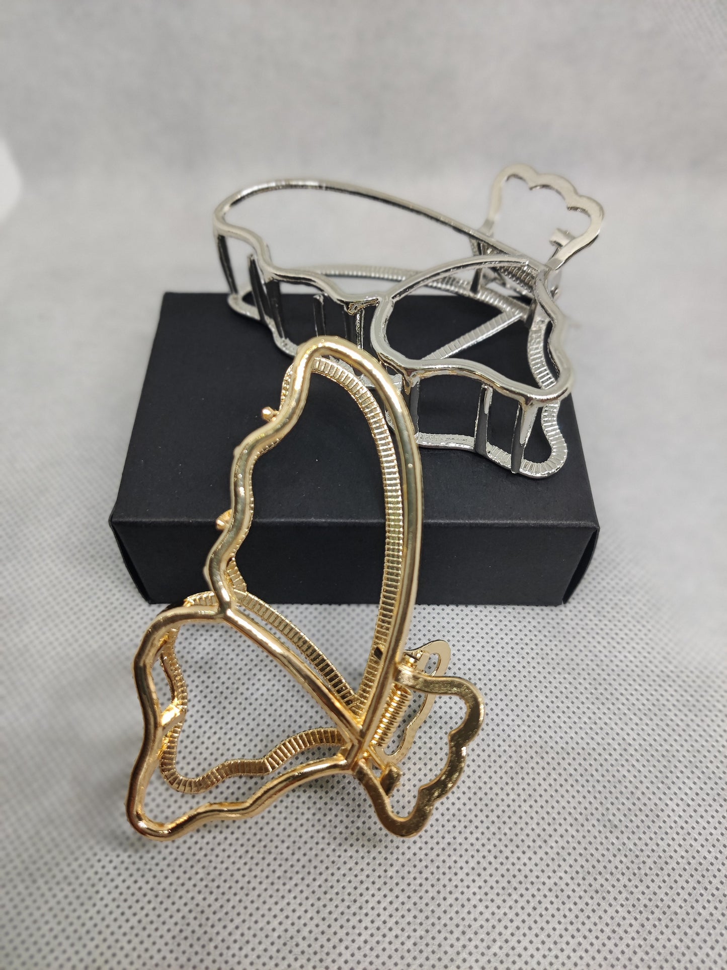 M HOLLOW Metal Butterfly Wing Hair Clip