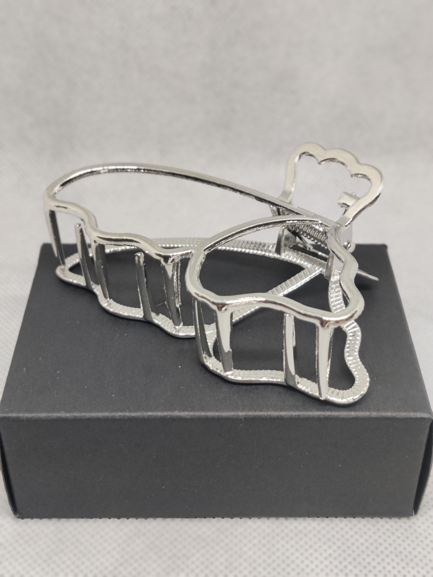 M HOLLOW Metal Butterfly Wing Hair Clip